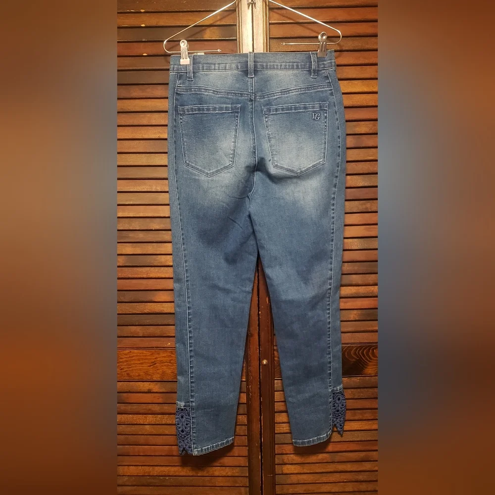 DG2 by Diane Gilman  Stretch Denim Lace Insert Crop Jean, Size 4 Tall